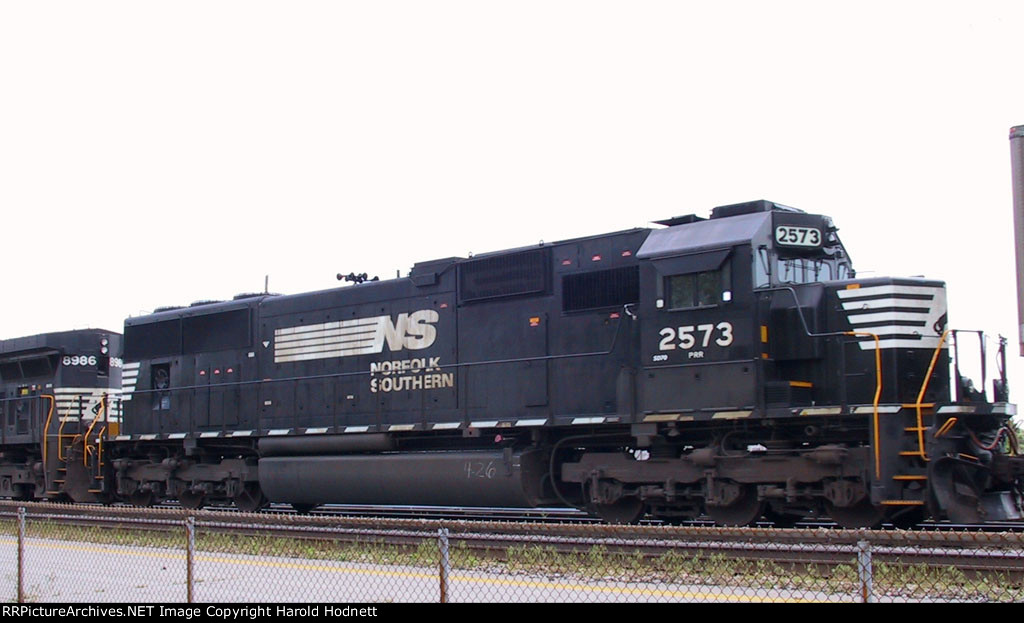 NS 2573